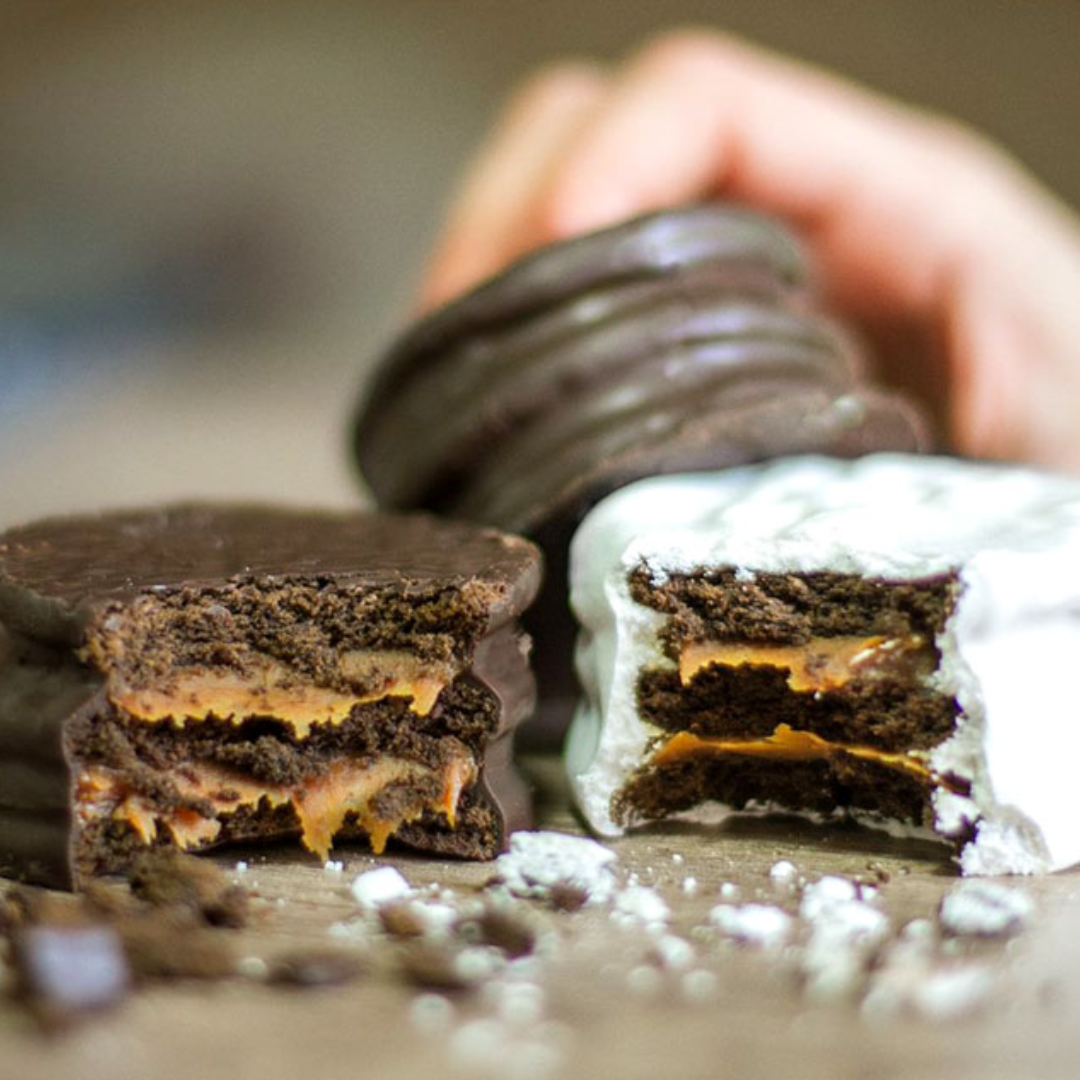 Fantoche Alfajor Triple Mixtos Blancos y Negros 85 g / 3 oz (Paquete de 6)