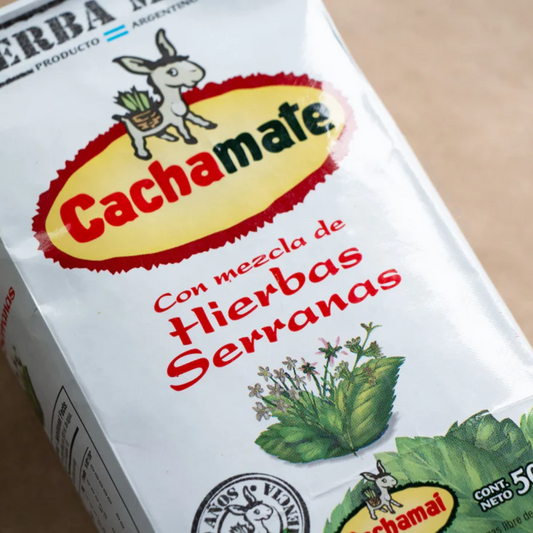Yerba Mate Cachamate Hierbas Serranas – 500 g / 17.63 oz (Paquete Blanco)